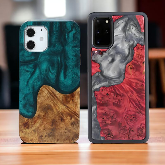 Phone cases made of wood and resin